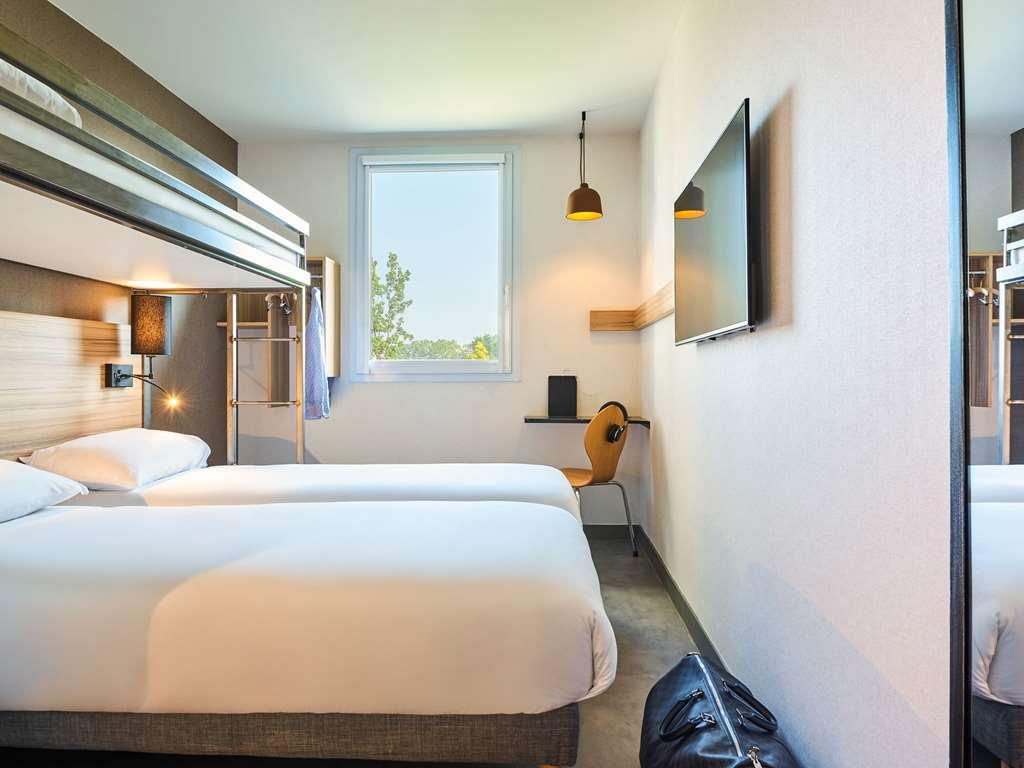 Greet Hotel Paris Porte De La Chapelle - Arena Saint-Denis  Room photo