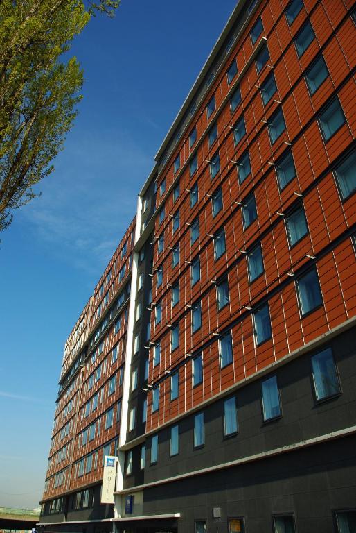 Greet Hotel Paris Porte De La Chapelle - Arena Saint-Denis  Exterior photo